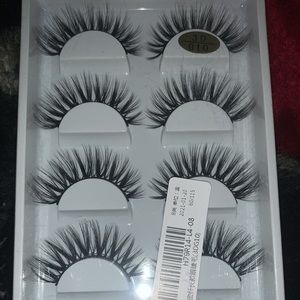 Kit of 5 pairs of eyelashes with 1 eyeliner glue